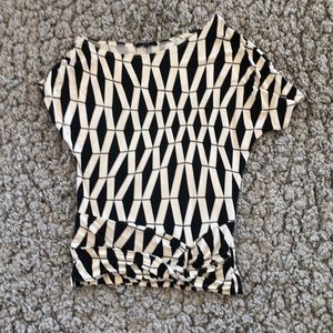 Boutique Top off shoulder 💛